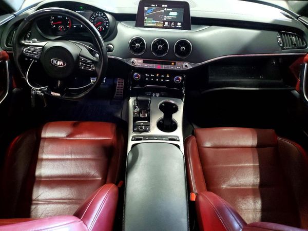 2018 KIA STINGER GT2