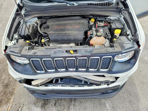 2019 JEEP RENEGADE Sport — Engine bay