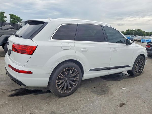 2017 AUDI Q7 quattro Premium Plus