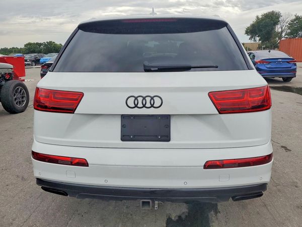 2017 AUDI Q7 quattro Premium Plus