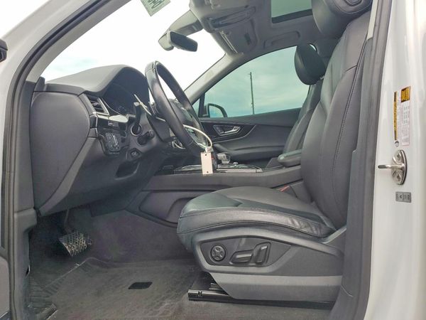 2017 AUDI Q7 quattro Premium Plus