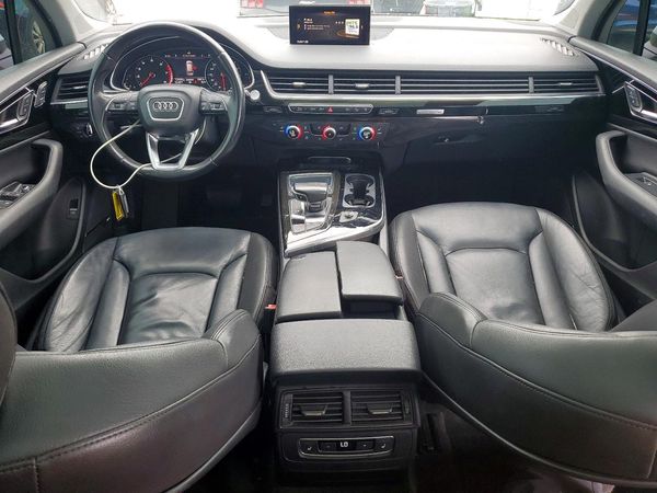 2017 AUDI Q7 quattro Premium Plus