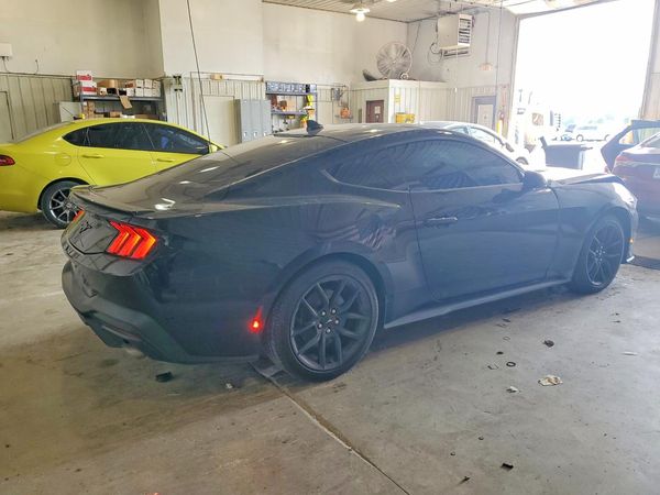 2025 FORD MUSTANG