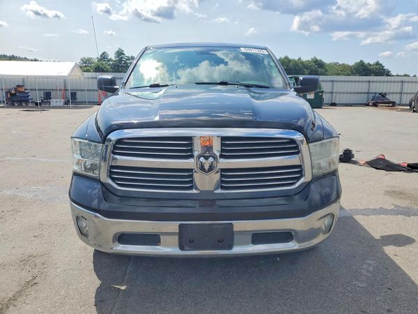 2014 RAM 1500 SLT QUAD CAB 4X4