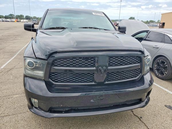 2014 RAM 1500 ST