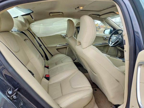 2012 VOLVO S60