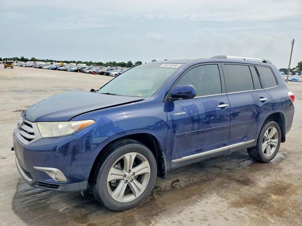 2013 TOYOTA HIGHLANDER Base/Hybrid — Front 3/4