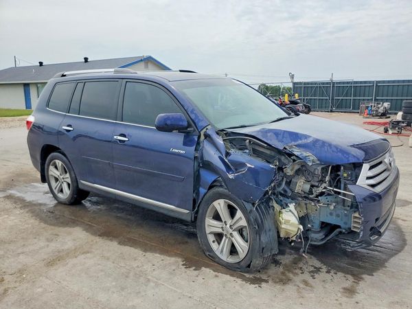 2013 TOYOTA HIGHLANDER Base/Hybrid — Passenger 3/4
