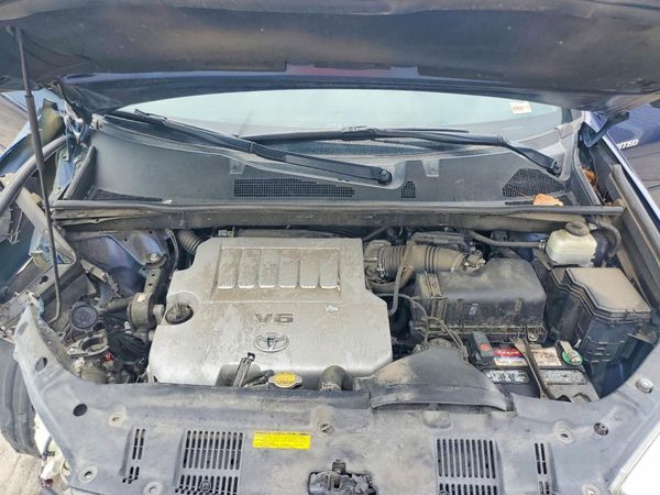 2013 TOYOTA HIGHLANDER Base/Hybrid — Engine bay