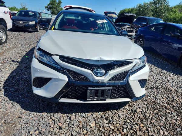 2020 TOYOTA CAMRY XSE