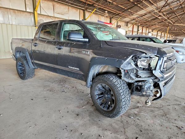 2015 TOYOTA TUNDRA SR5 Grade