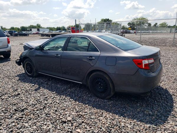 2014 TOYOTA CAMRY