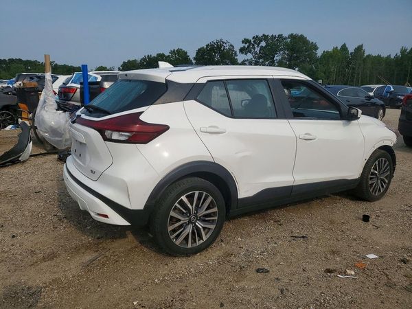 2021 NISSAN KICKS