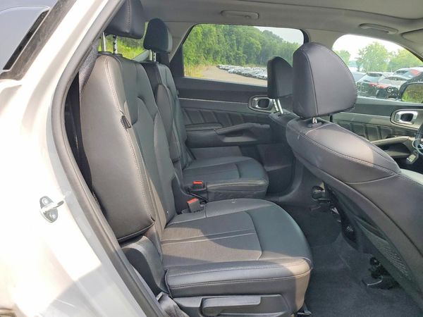 2025 KIA SORENTO