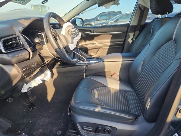 2019 TOYOTA CAMRY