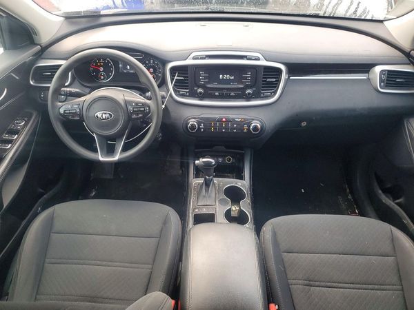 2017 KIA SORENTO L, LX