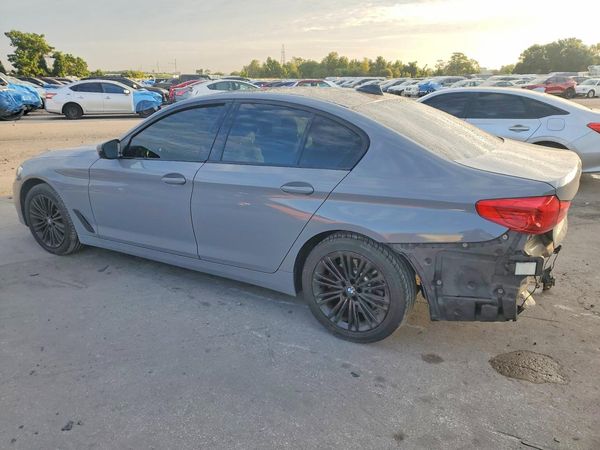 2019 BMW 530