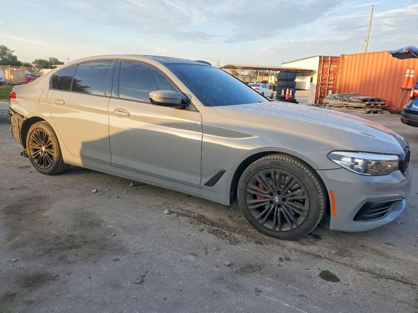 2019 BMW 530