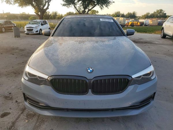 2019 BMW 530