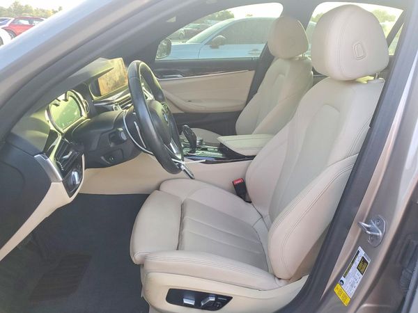 2019 BMW 530