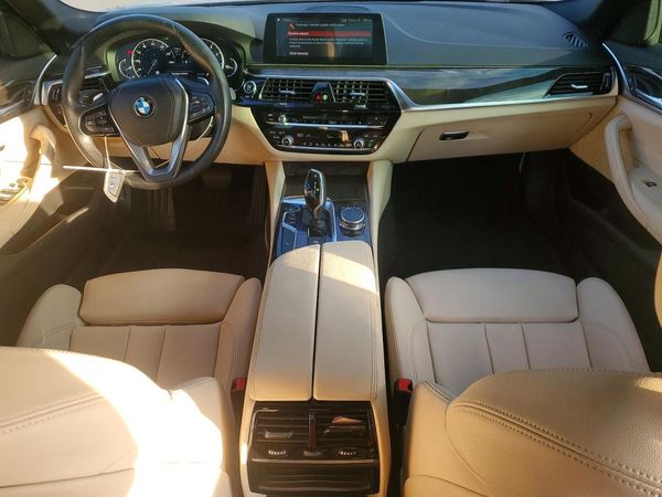2019 BMW 530