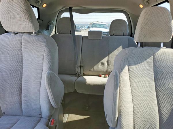 2013 TOYOTA SIENNA