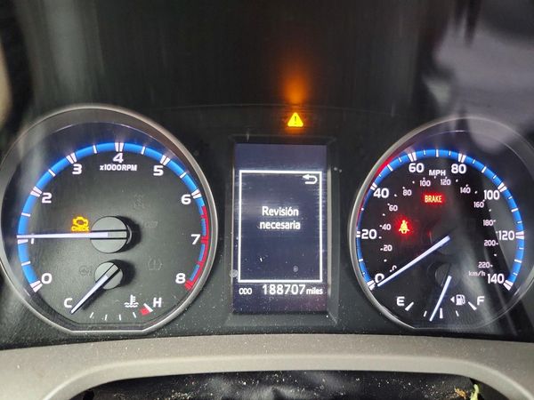 2018 TOYOTA RAV4 Adventure/XLE
