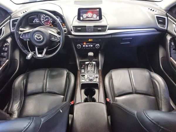 2018 MAZDA 3 Touring
