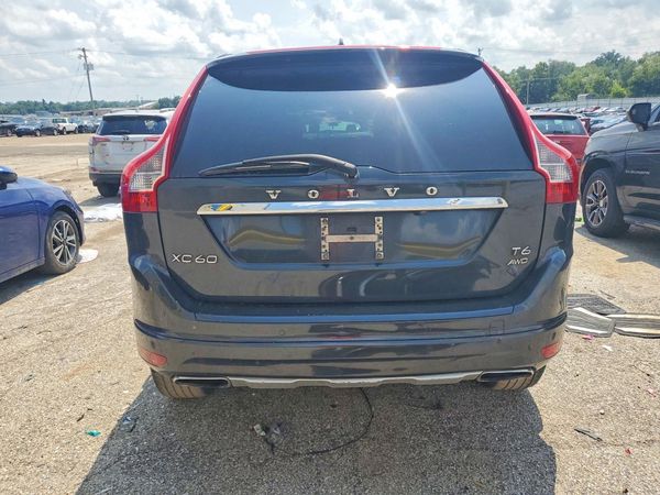 2015 VOLVO XC60 Premier (non R design)