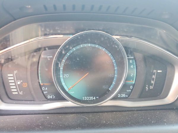 2015 VOLVO XC60 Premier (non R design)