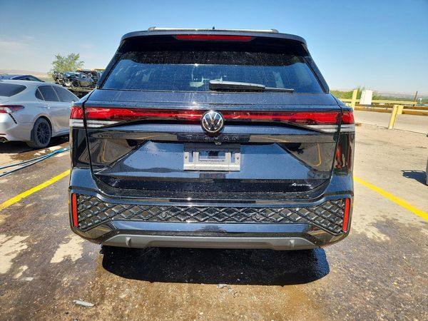 2026 VOLKSWAGEN TIGUAN 4Motion SE R-Line Black — DIRR