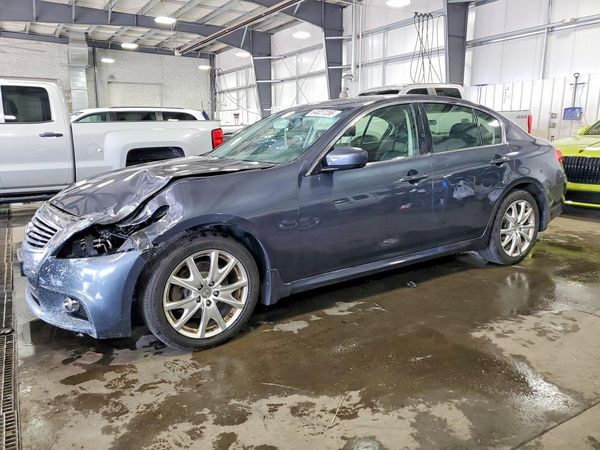 2013 INFINITI G37