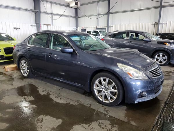 2013 INFINITI G37