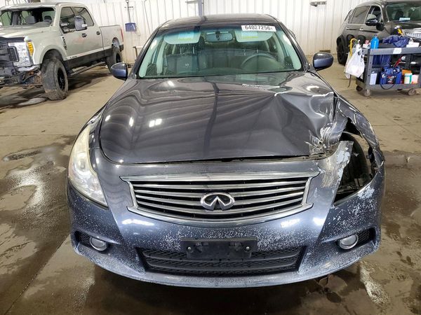 2013 INFINITI G37