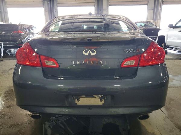 2013 INFINITI G37
