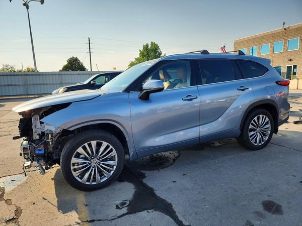2021 TOYOTA HIGHLANDER Platinum