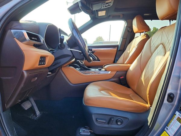 2021 TOYOTA HIGHLANDER Platinum