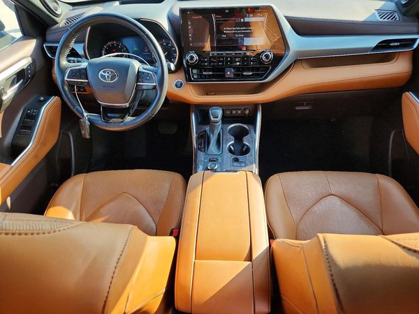 2021 TOYOTA HIGHLANDER Platinum