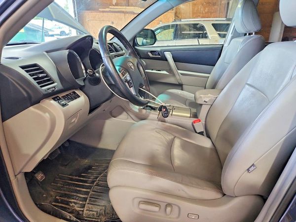 2013 TOYOTA HIGHLANDER Base/Hybrid — DENT