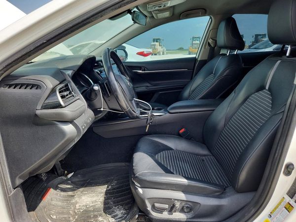 2020 TOYOTA CAMRY SE — DENT