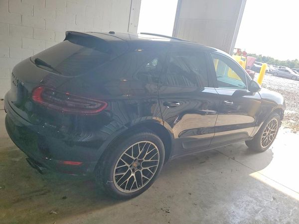 2017 PORSCHE MACAN