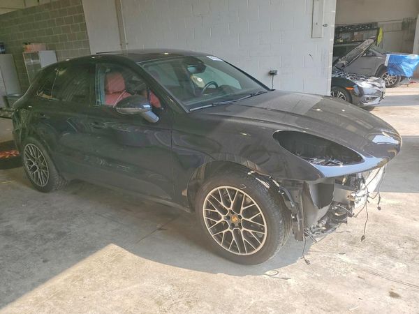 2017 PORSCHE MACAN