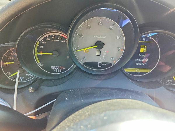 2017 PORSCHE CAYENNE