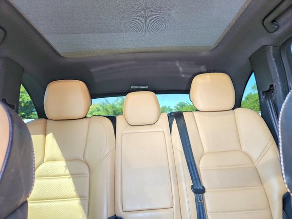 2017 PORSCHE CAYENNE