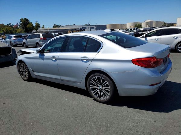 2020 BMW 530
