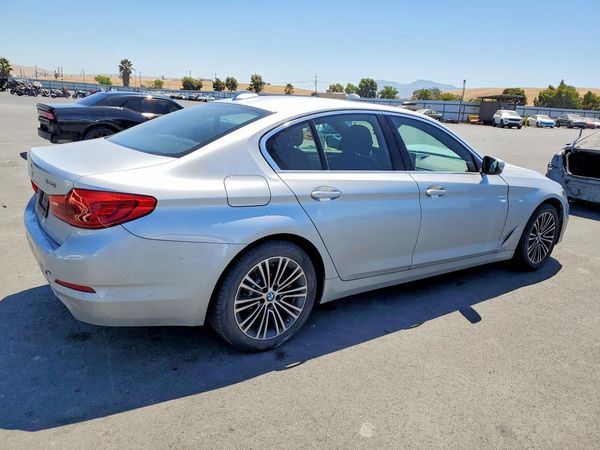 2020 BMW 530