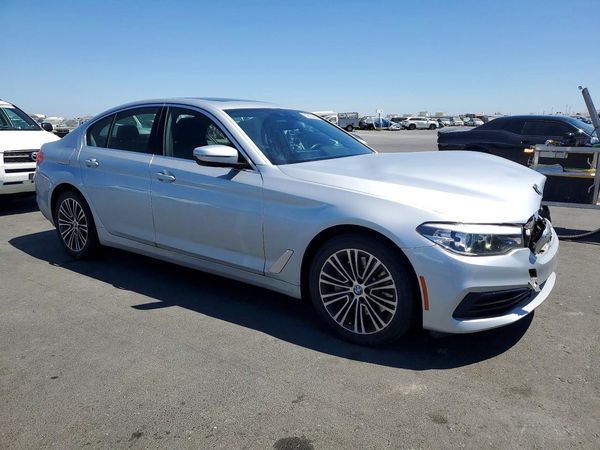 2020 BMW 530