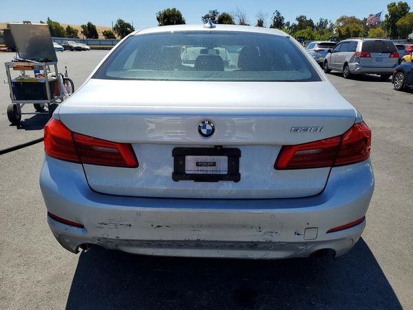 2020 BMW 530