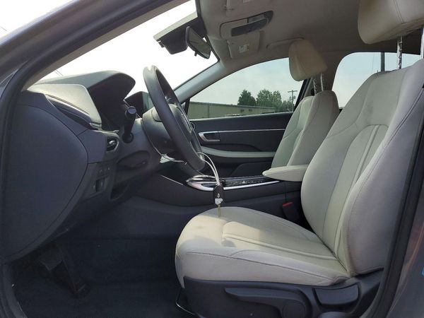 2023 HYUNDAI SONATA SE
