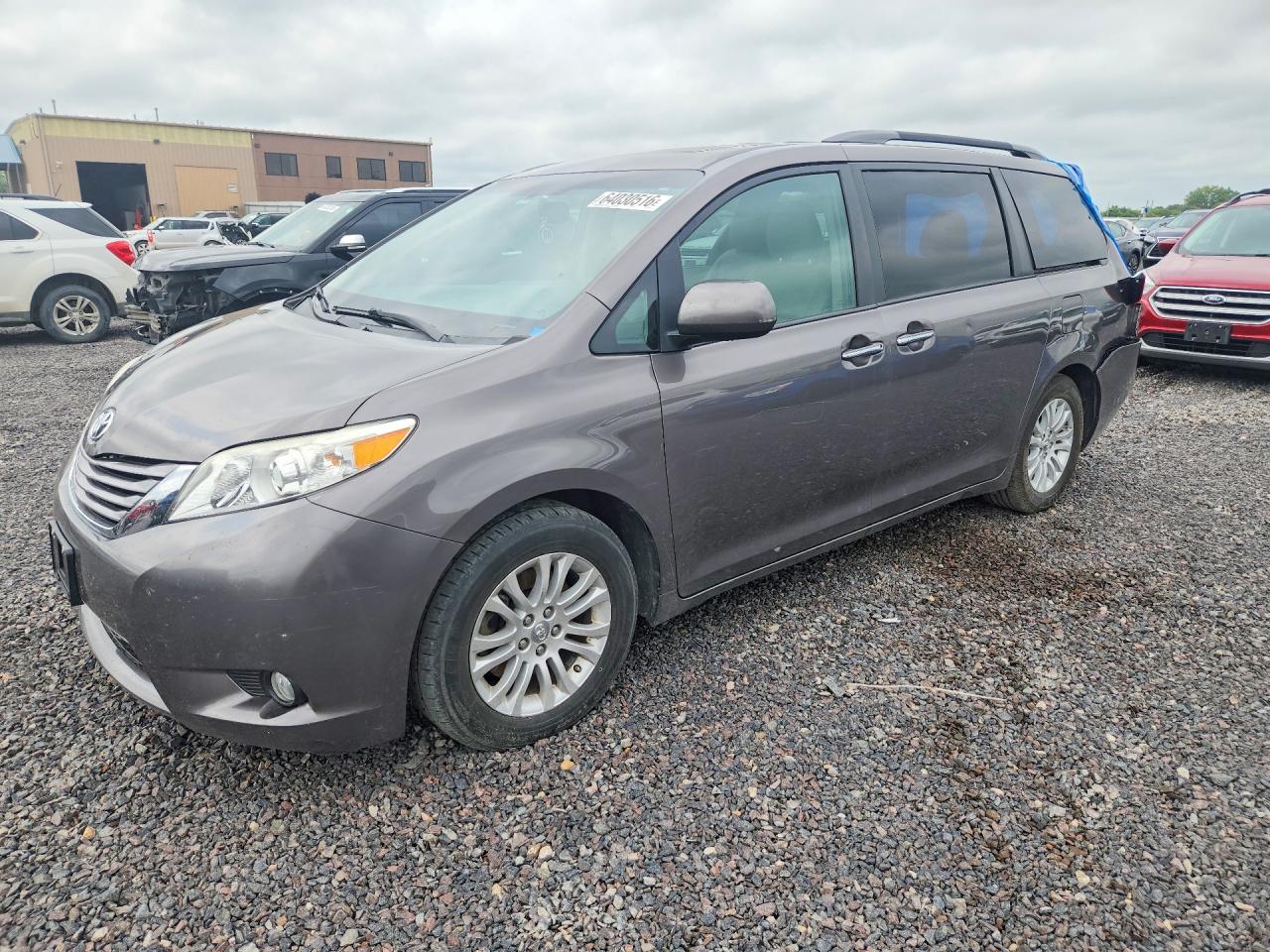 2017 TOYOTA SIENNA